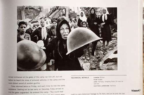 Moments - The Pulitzer Prize-Winning Photographs - Text by Hal Buell - Hardcover 2000