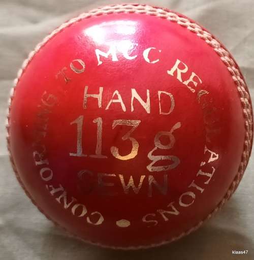 Cricket Ball - Zenith Club - 113g - Hand Sewn - Conforming to MCC Regulations (Preowned by not Used)