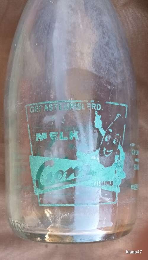 Vintage Cron`s Dairy (Fish Hoek) Milk bottle (1 Litre)