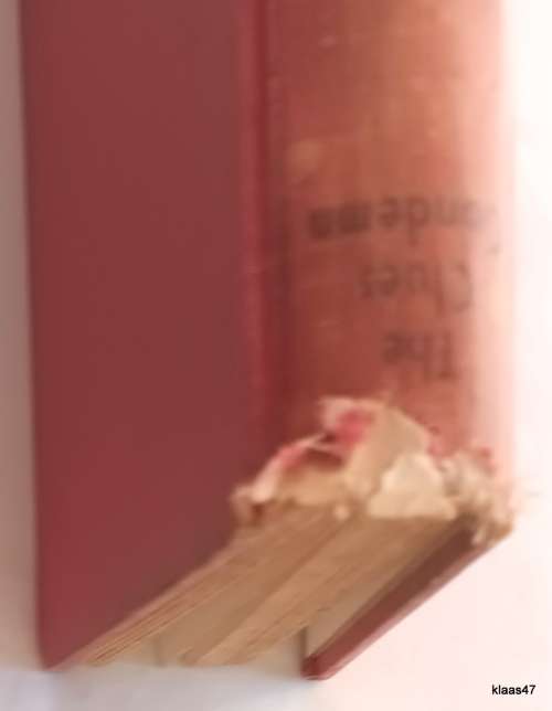 The Clues Condemn - Benjamin Bennett - Hardcover (no dustcover - top of spine damaged)