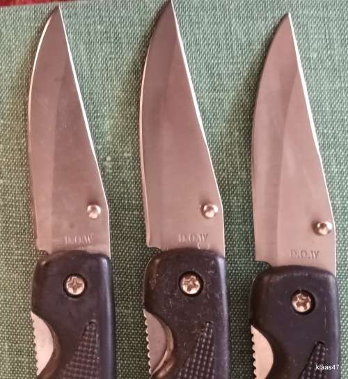 D.O.W - 3 Pocket Knives (Handles have cracks)