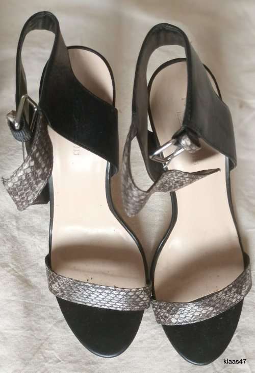 Woolworths Size 7 Ladies High Heel shoes with Leather Uppers (Worn Once)