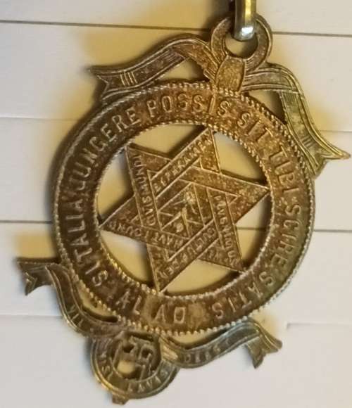 Vintage - Masonic Breat Jewel/Medal - In original box Toye & co. Ltd
