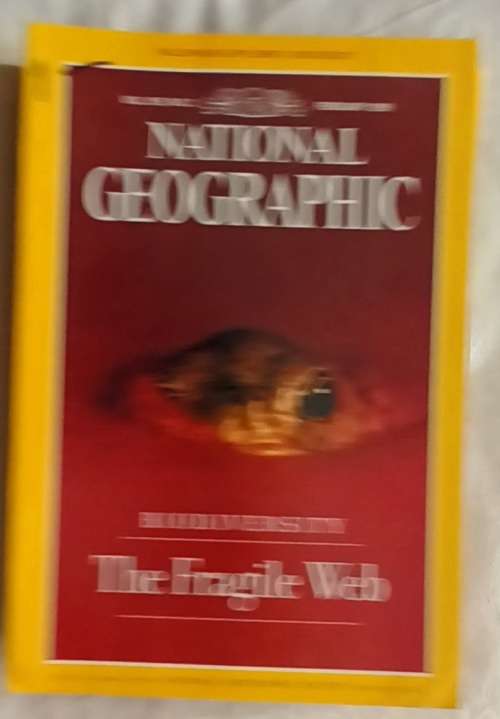 National Geographic - Vol 195 No. 2 - February 1999 - Biodiversity (The Fragile Web)