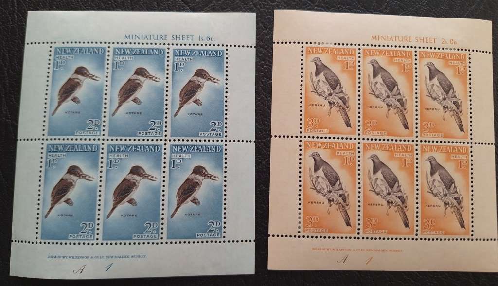 New Zealand 1960 Health Issue Bird Set of 2 Unused Hinged Miniature Sheets
