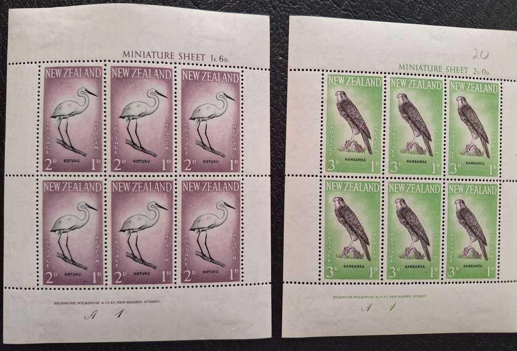 New Zealand 1961 Health Issue Birds Set of 2 Unused Hinged Miniature Sheets