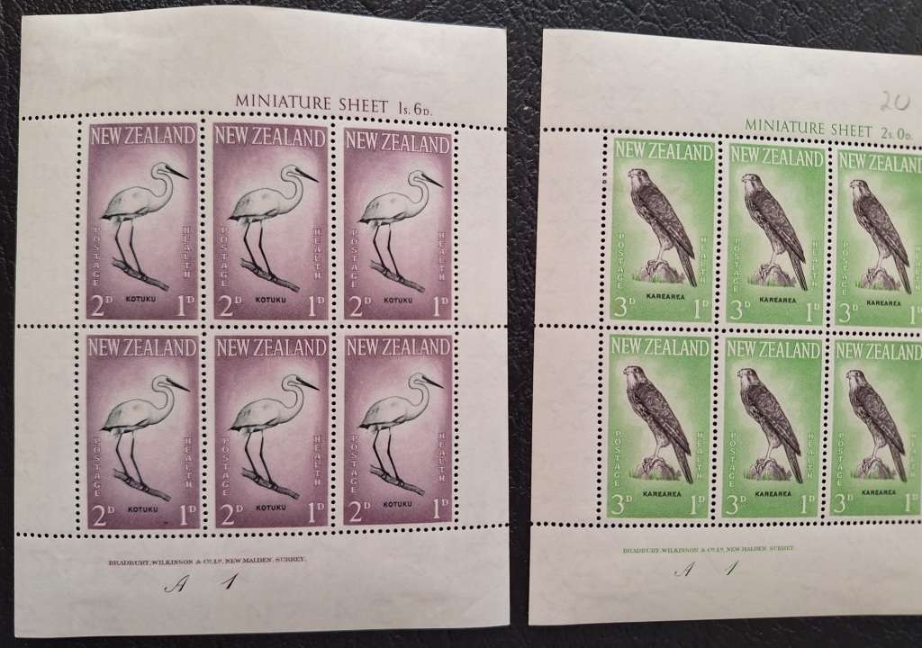 New Zealand 1961 Health Issue Birds Set of 2 Unused Hinged Miniature Sheets