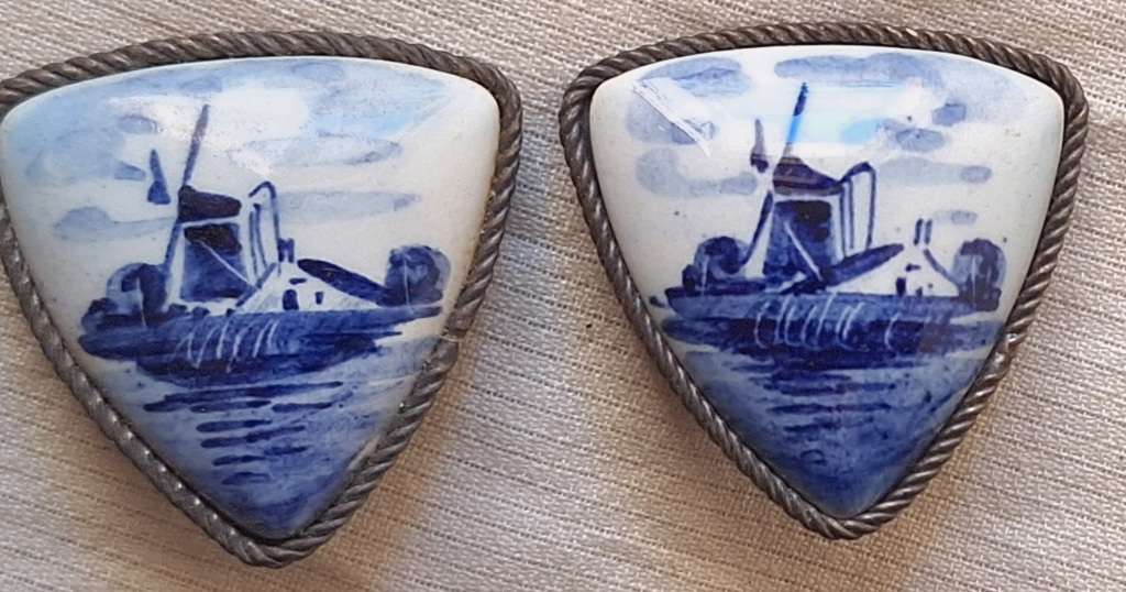 Vintage Delft Clip-on Ear rings