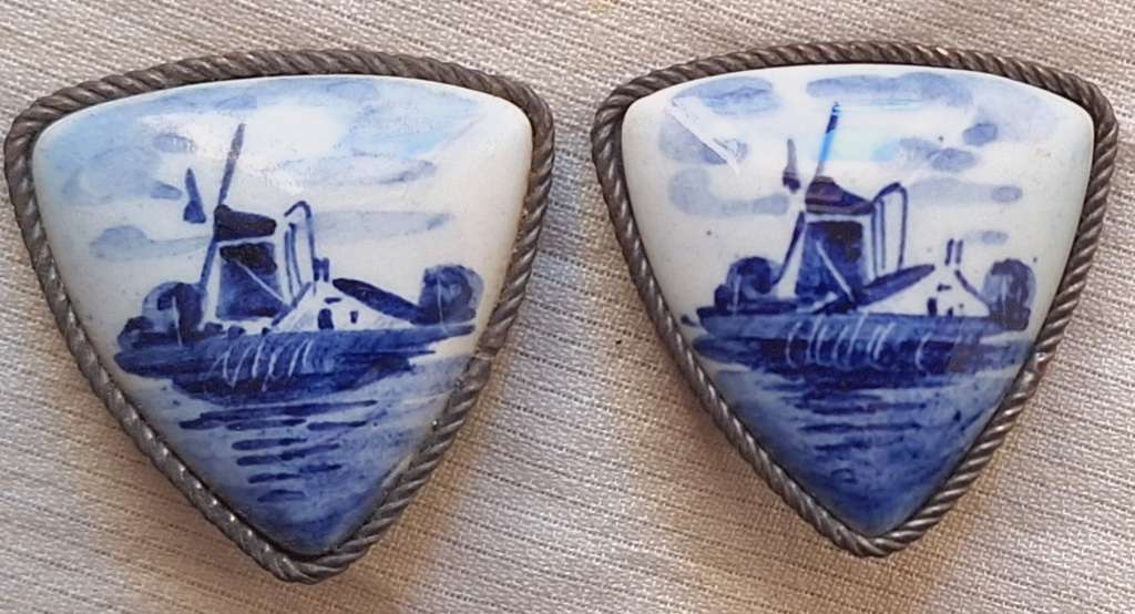 Vintage Delft Clip-on Ear rings