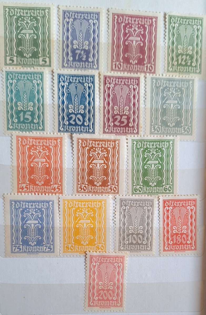 Austria 1922/24 Symbolic Definitive (wheat symbol) 16 Unused hinged stamps