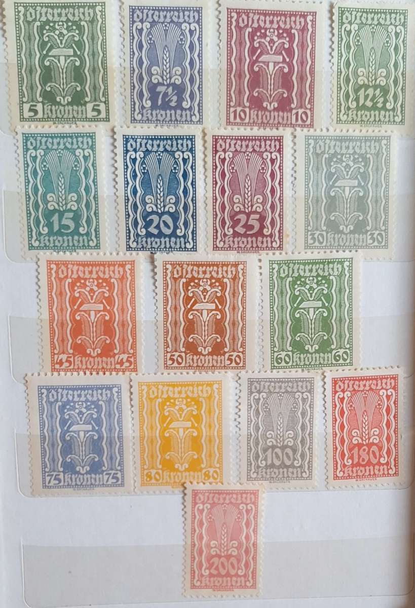 Austria 1922/24 Symbolic Definitive (wheat symbol) 16 Unused hinged stamps