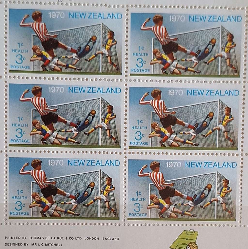 New Zealand 1970 Health Issue Set of 2 Unused Hinged Miniature Sheets