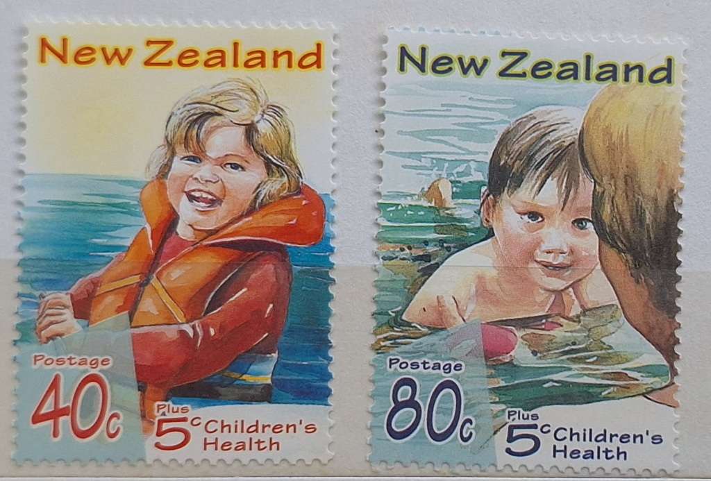 New Zealand 1998 Health Issue Set of 2 Mint stamps