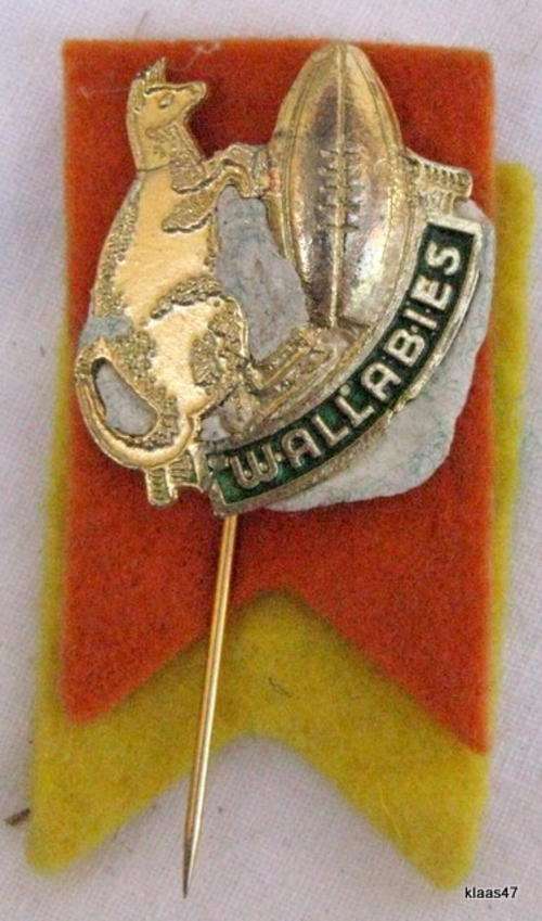 WALLABIES : LAPEL BADGE : **NOTE PRESTICK & GLUE ON BACK OF FELT**