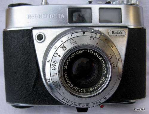 KODAK : RETINETTE IA : **NOT WORKING**GOOD FOR DISPLAY OR PROP**