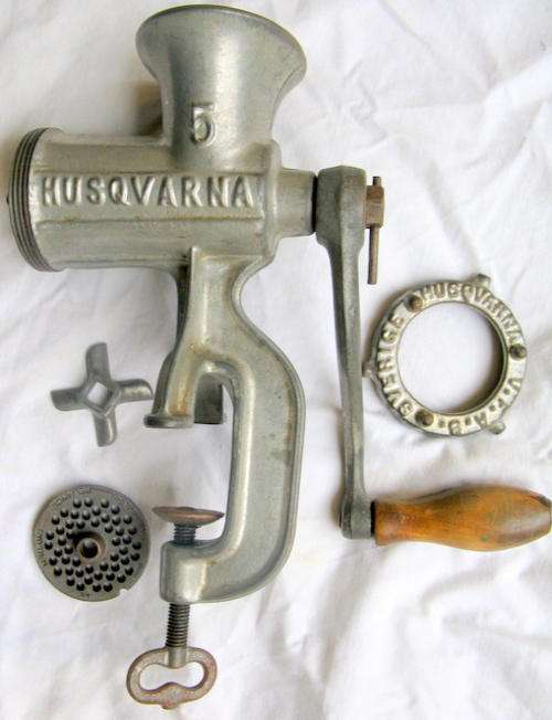 VINTAGE ; HUSQVARNA NO 5 : MINCER/GRINDER : RELIANCE - MADE IN SWEDEN