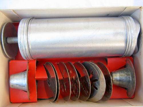 NUTBROWN : COOKIE & BISCUIT MAKER : IN ORIGINAL BOX WITH RECIPE LEAFLET