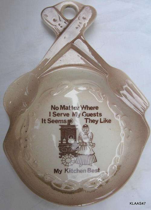 SPOON REST : PORCELAIN  : MADE IN JAPAN : 12x17.2cm : ...THEY LIKE MY KITCHEN BEST