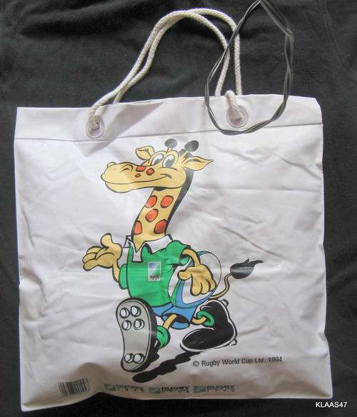 1995 RUGBY WORLD CUP : Supporters Bag/Inflatable Cushion- Countries Emblems on Reverse