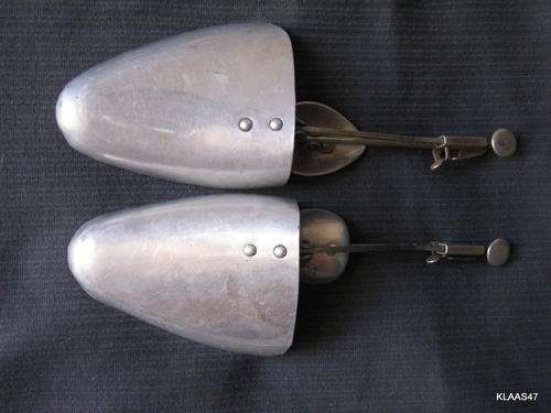 PAIR OF SHOE TREES : METAL : 7 X 8 - M - MADE IN ENGLAND