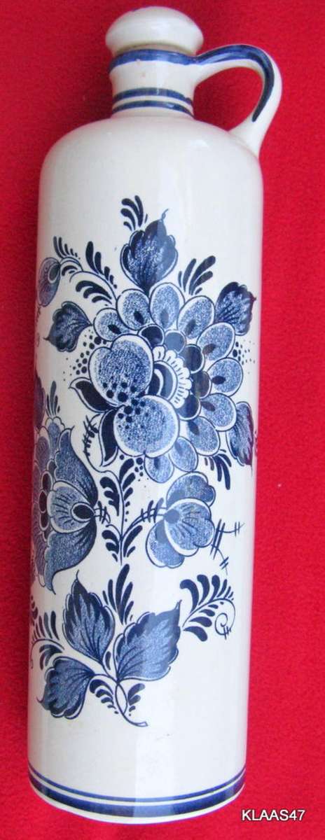BOLS : DELFT BLUE : MADE IN HOLLAND : 27 D.F. - 6911 G. : 27cm HIGH (EMPTY)