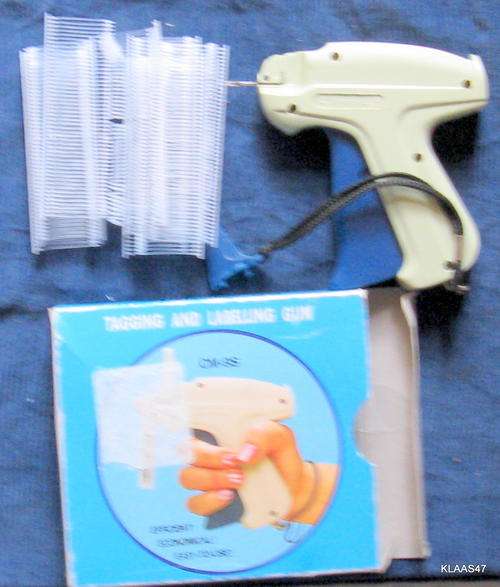 ARROW 9S TAGGING AND LABELLING GUN : WITH SOME STRIPS PLASTIC PINS