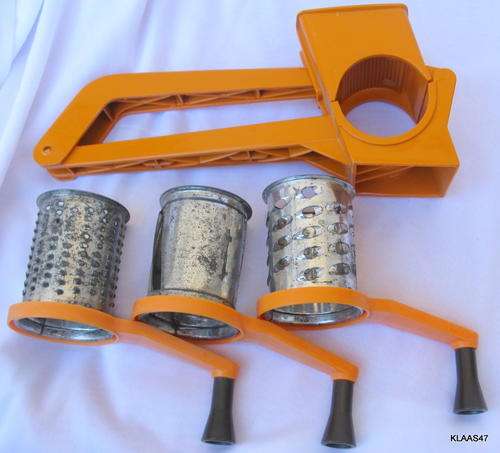 MOULI GRATER : 3 DRUM TYPE - 442 : **PLEASE NOTE THE MARKS ON THE METAL DRUMS**