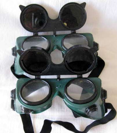 WELDERS GOGGLES : 2 PAIRS