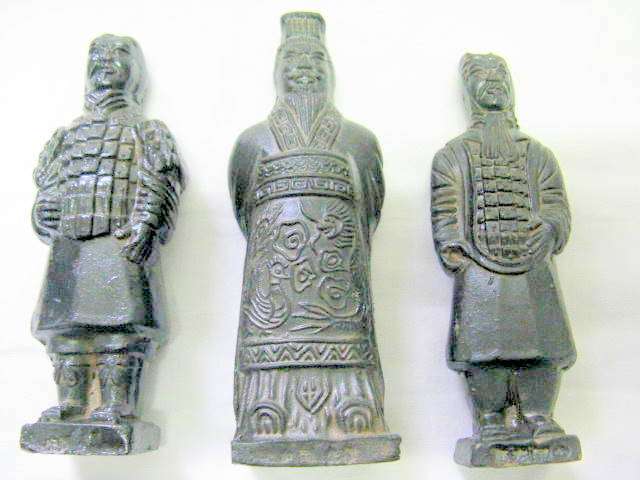TERRACOTTA OF QIN DYNASTY : 3 PIECES - 12cm HIGH :