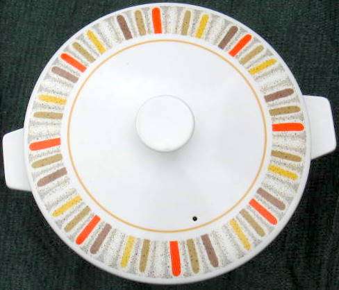 NORITAKE : MARDI GRAS : 9019 : CASSEROLE WITH LID : 22cm DIAMETER : ** YOU ARE BIDDING ON ONE ITEM**