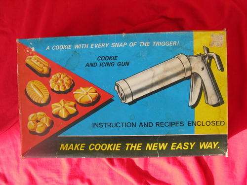 COOKIE  AND ICING GUN : 6 COOKIE DESIGNS & 3 ICING TIPS : ALL METAL : INSTRUCTION & RECIPE ENCLOSED