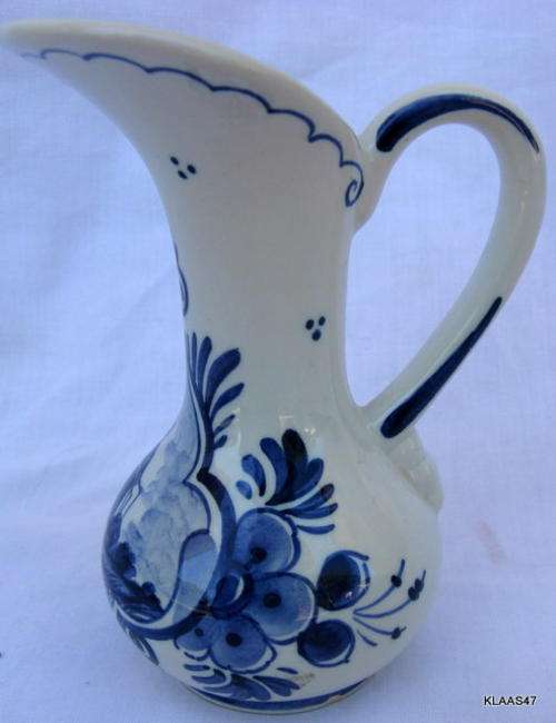 DELFT'S : HAND PAINTED : HOLLAND : VASE - 13cm HIGH : BLUE & WHITE