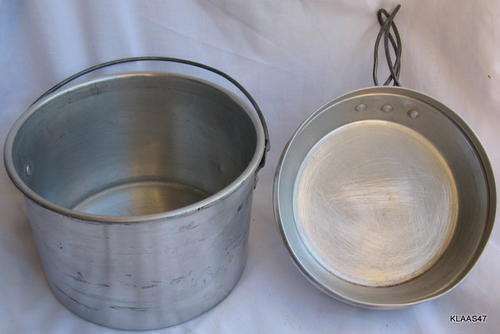 CAMPING POT : BULL DOG BRAND : 16cm DIAMETER - 10.5cm DEEP : LID IS ALSO FRYING PAN