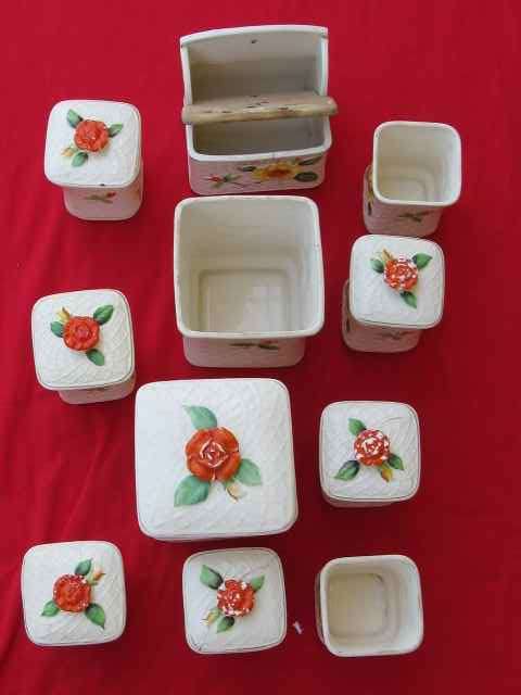 VINTAGE - UNMARKED PORCELAIN  KITCHEN CONTAINERS : 6 SMALL - 2 LARGE (1 LID MISSING)