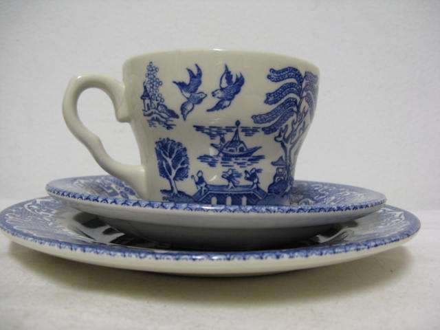 BLUE WILLOW : TRIO : E.I.T. LTD   ENGLAND