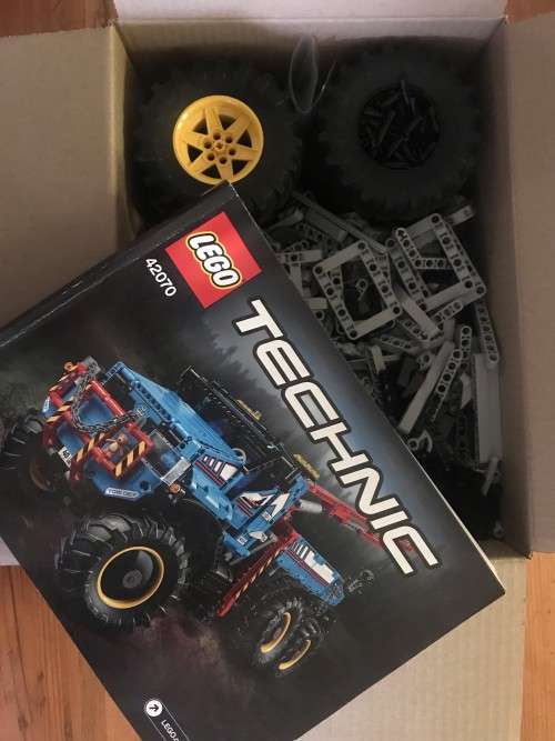 LEGO TECHNIC 6x6 All Terrain Tow Truck - Set 42070
