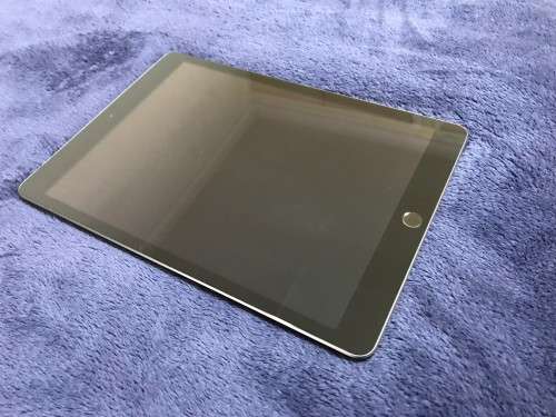 iPad - 32GB - 7th Gen