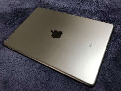 iPad - 32GB - 7th Gen