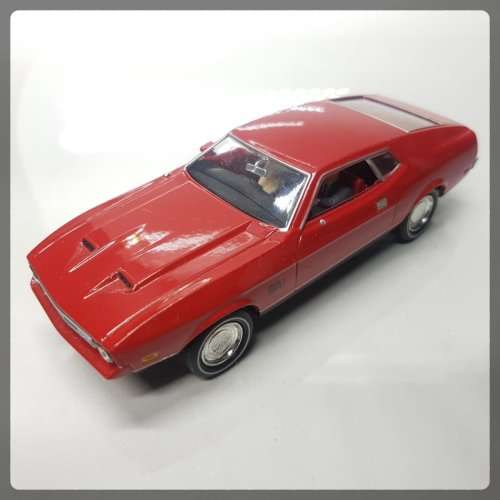 Original Detailed Die Cast Metal Mustang Mach 1 Scale 1:43