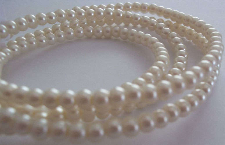 4mm Medium White Glass Pearl Beads