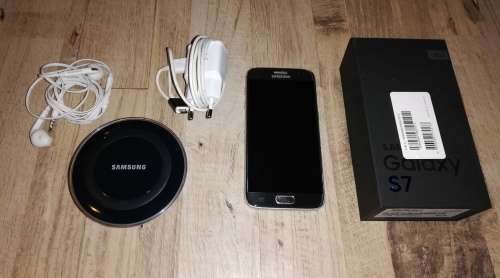 Samsung Galaxy S7 + Accessories