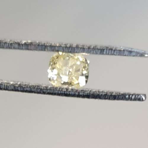No Reserve ! Stunning 0.11ct Natural Loose Cape Yellow Diamond Cushion Cut VVS1 !