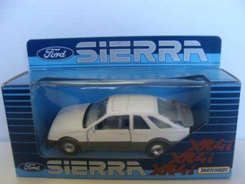 MATCHBOX KING SIZE  FORD SIERRA XR4i MIB FROM 1982 ENGLAND !!