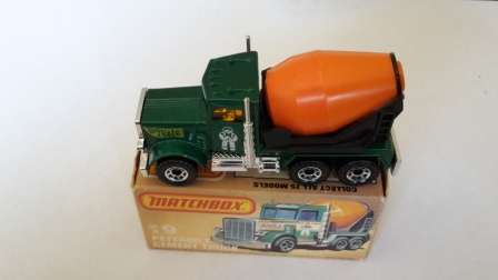 VINTAGE MATCHBOX SUPERFAST #19 PETERBILT CEMENT TRUCK1981 ENGLAND BASE MIB