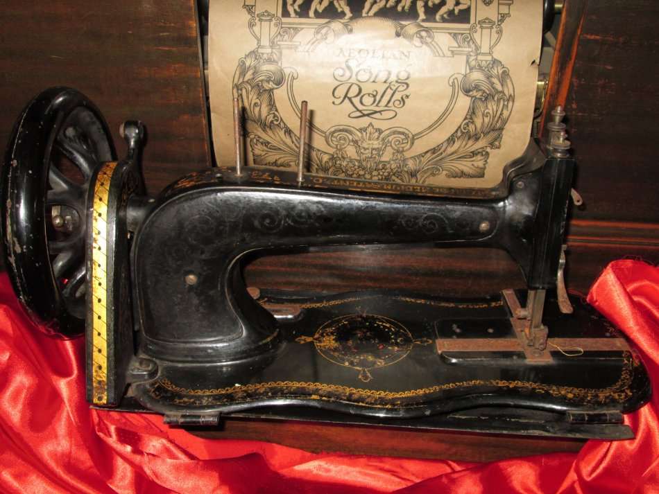 Shepherd, Rothwell & Hough Eclipse Sewing machine produced around 1891