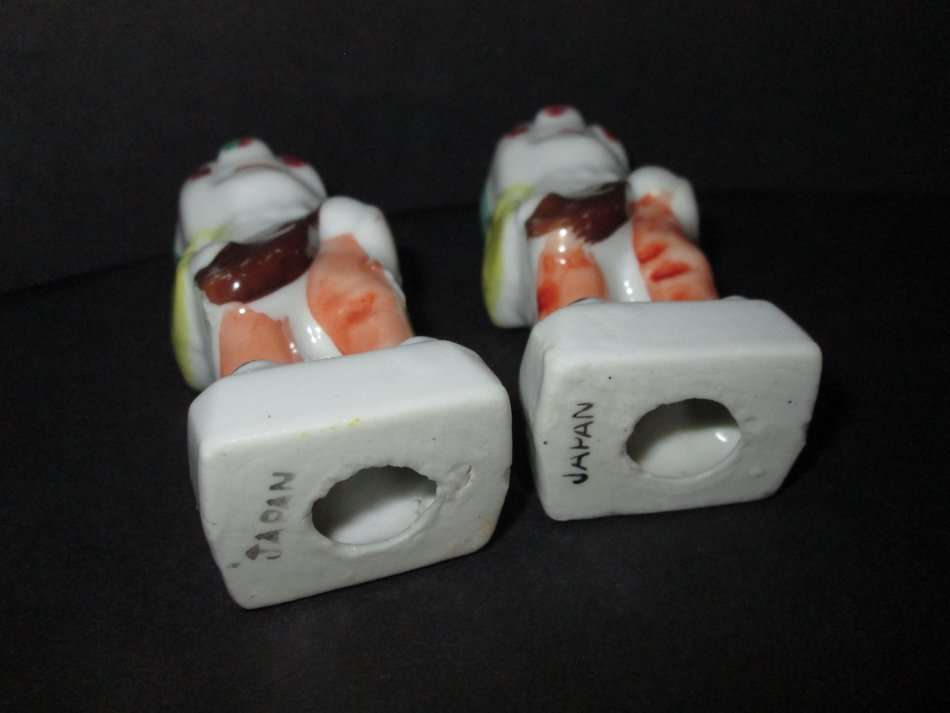 2 x Porcelain / Ceramic Japan Small Figurines, musicians. Vintage/Collectible/