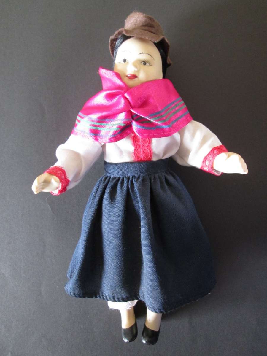 Dolls of The World- No 60- Porcelain Doll- Ecuador- Ecuadorian Costume + Collector's Guide