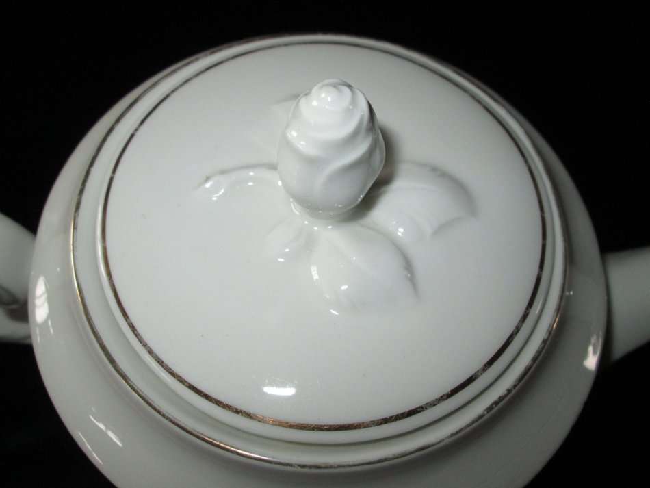 Royale Huguenot TeaPot Rose design