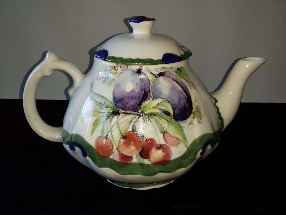 Pottery Garden-Ye Olde World-Potterwoods-Tea and Coffee ware-Pot-Fruit Scenery