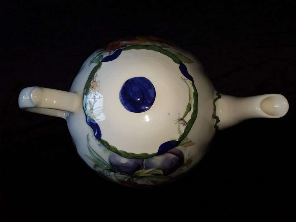 Pottery Garden-Ye Olde World-Potterwoods-Tea and Coffee ware-Pot-Fruit Scenery